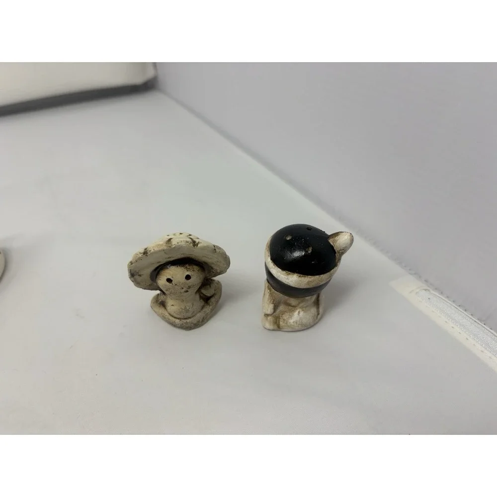 Vtg. Cute 1950's Native American Indian Children Salt & Pepper Shakers Ceramic